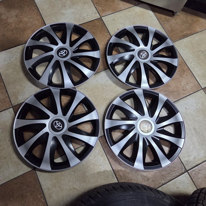 Kola toyota yaris felgi + opony  15 zima
