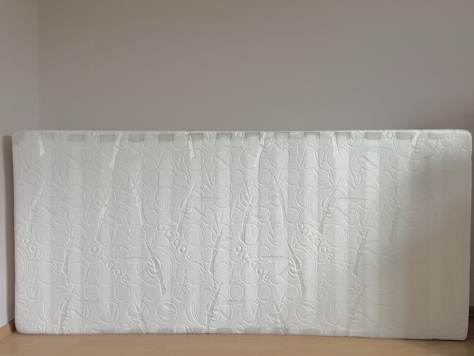 Łóżko Bodzio Aga 90x200cm z materacem bonellowym