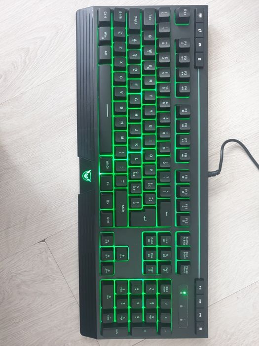 Pełnowymiarowa przewodowa klawiatura do gier z podświetleniem RGB