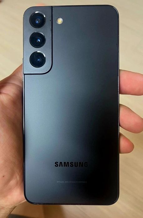 Samsung s22 8/128