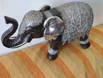 Elefante grande em marfinite
