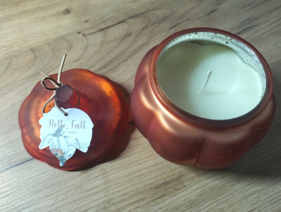 Świeca sojowa o zapachu przypraw dyniowych 240g