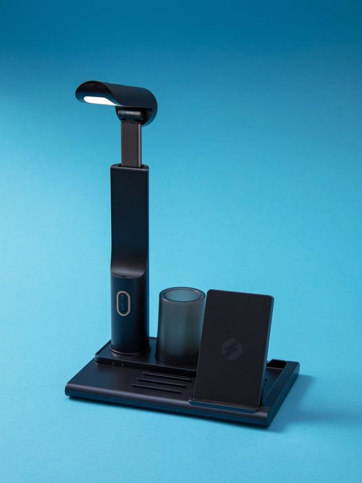 Светильник с аккумулятором и беспроводной зарядкой для телефона