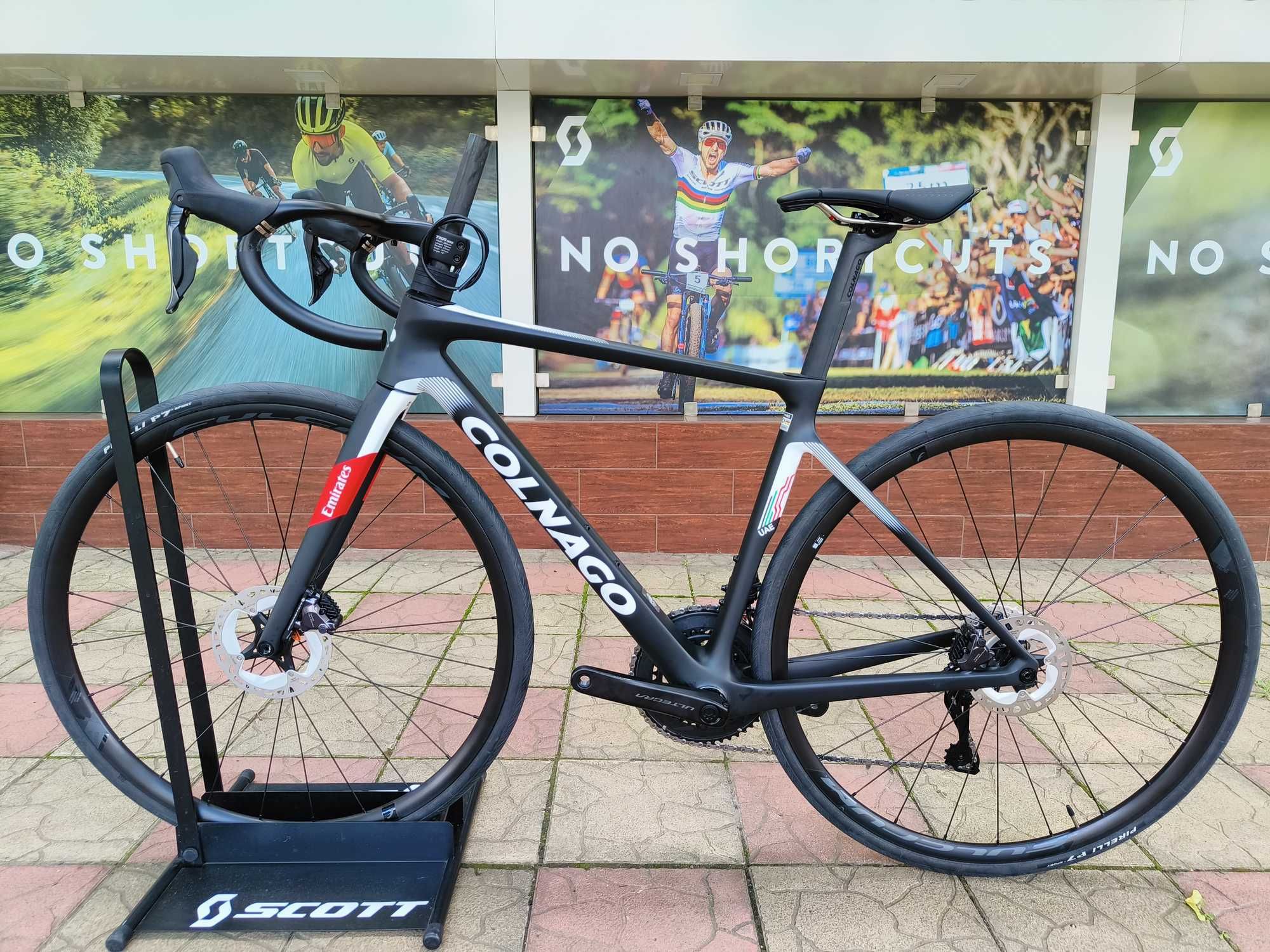 Велосипед Colnago V4Rs UAE Team Emirates 2025 Ultegra Di2, новий