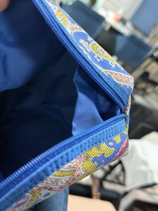 Продам косметичку Etro, оригинал, куплена в Ароматеке
