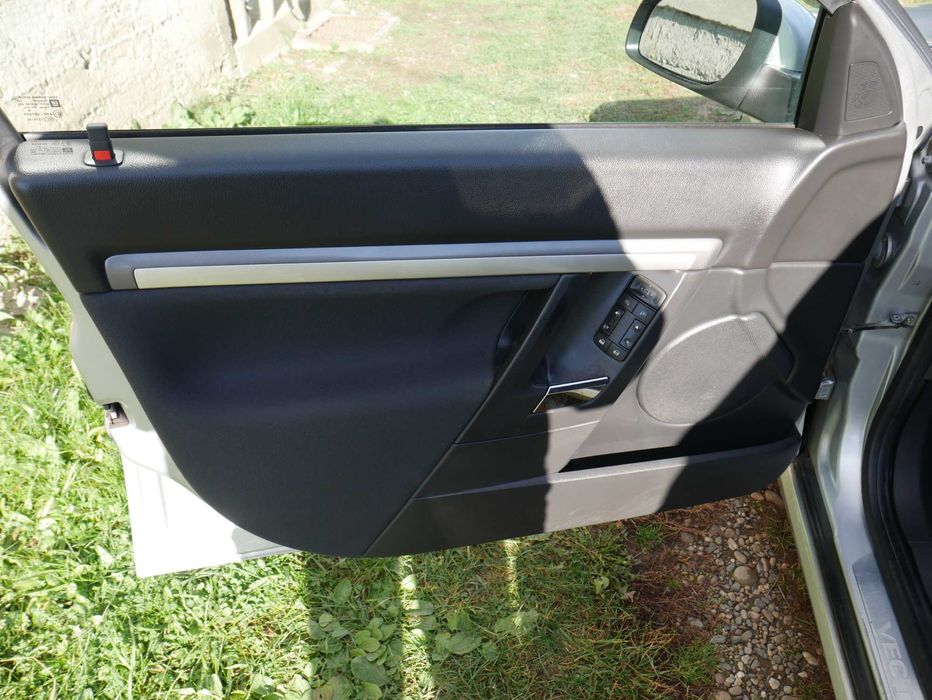 Продам НОВИЙ Opel Vectra C, офіційний