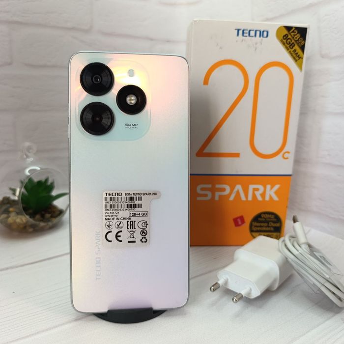 Продам телефон Tecno Spark 20C 4+4/128Gb NFC в гарному стані
