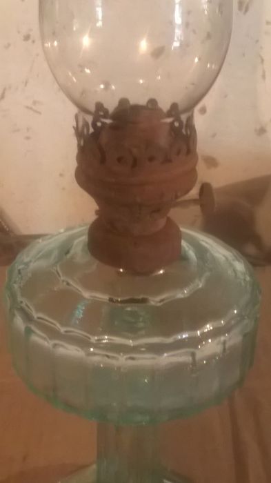 Керосиновая лампа эпохи СССР.