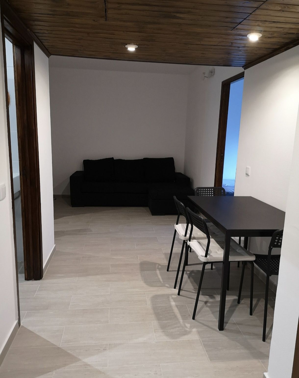 Quarto Tapada das Mercês p/ 1 Senhora 2min Estação CP