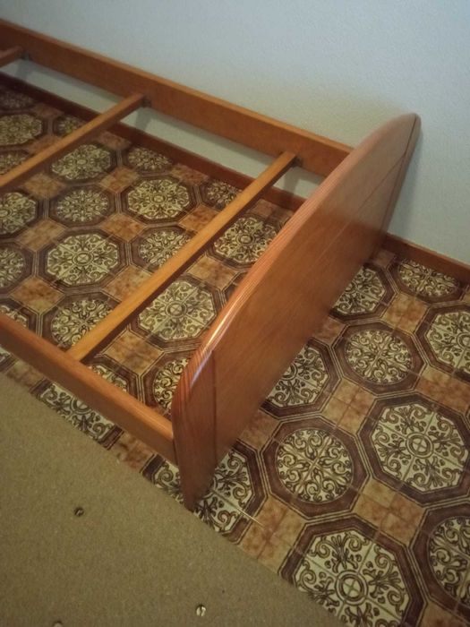 Cama solteiro pinho mel 190x90cm (sem colchão