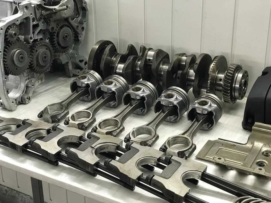 Поршень шатун BNZ 2.5 Diesel VW Transporter T5 81L113 r101