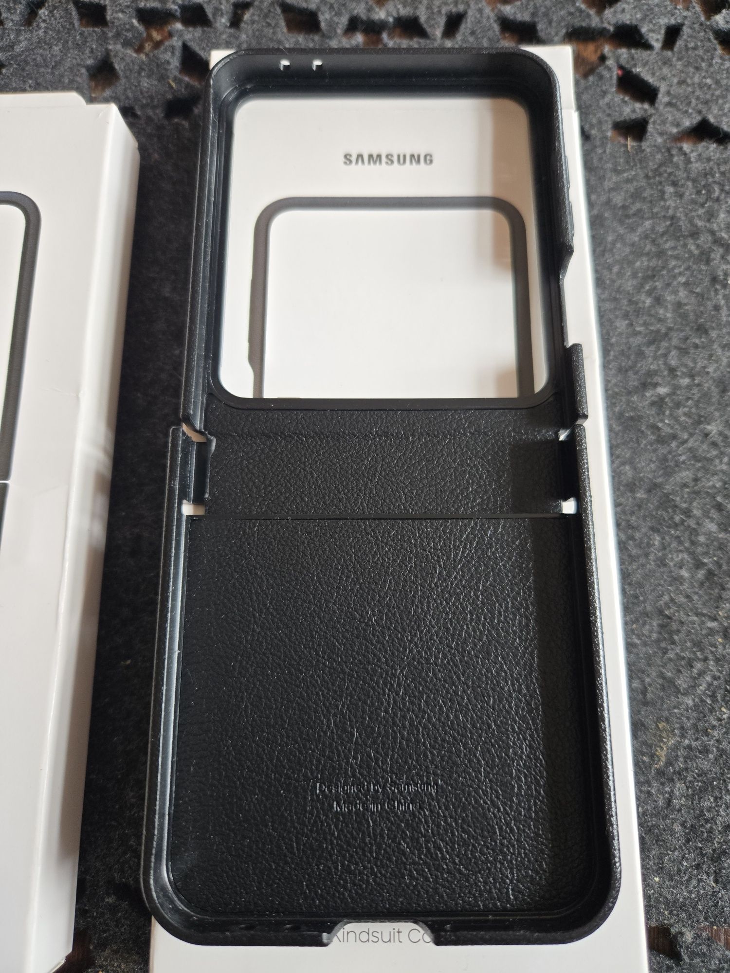 Nowe etui Samsung flip 6