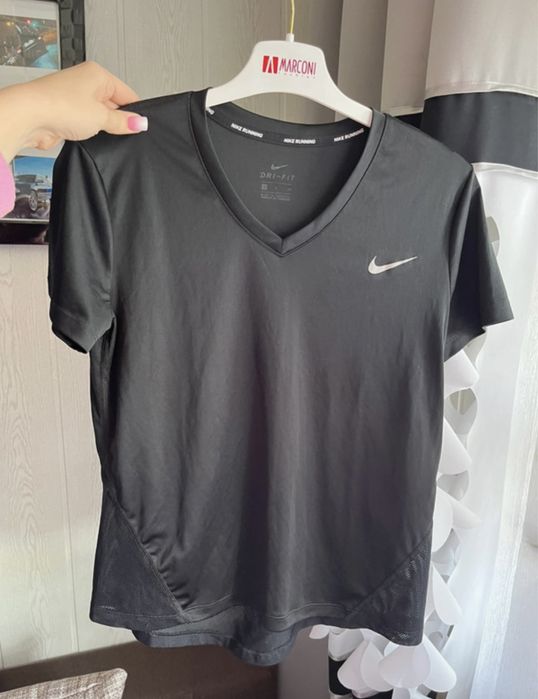 Ubrania sportowe damskie