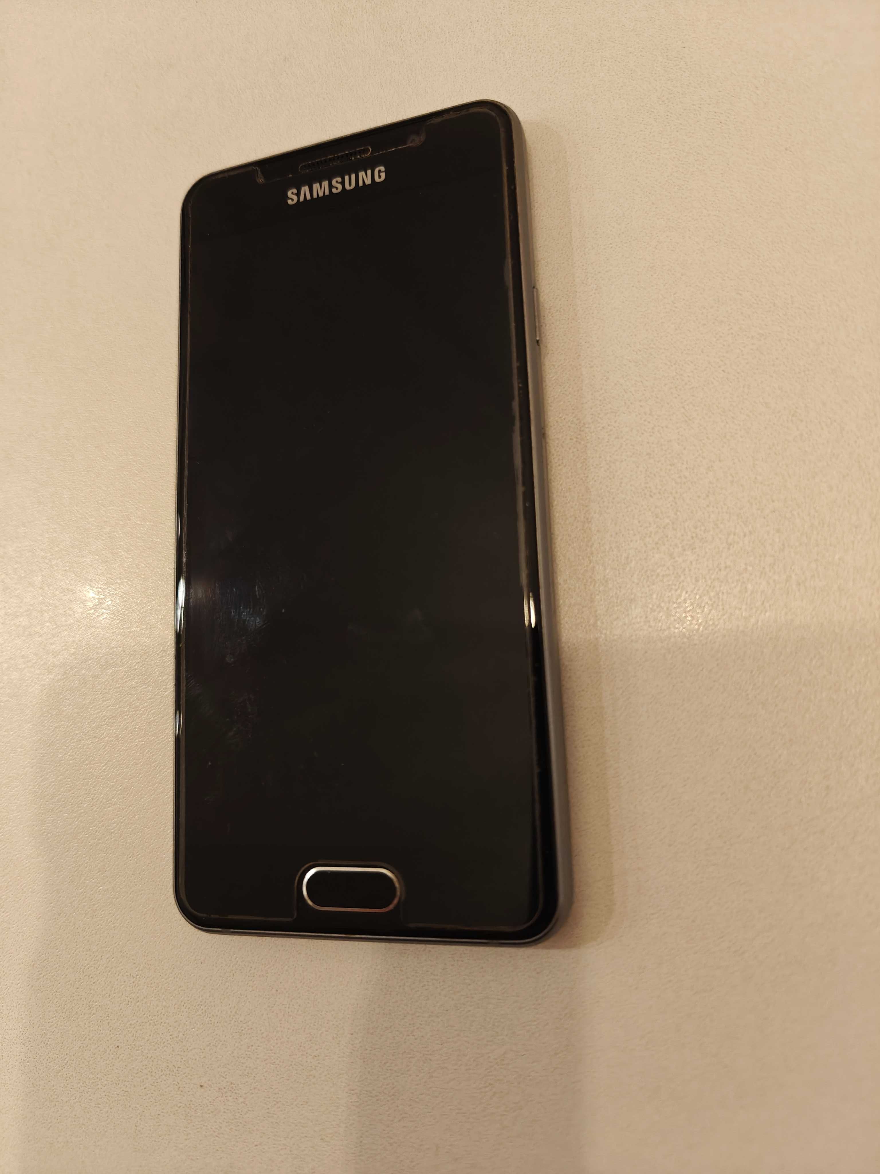 Smartfon Samsung Galaxy A3 2016 bez simlocka
