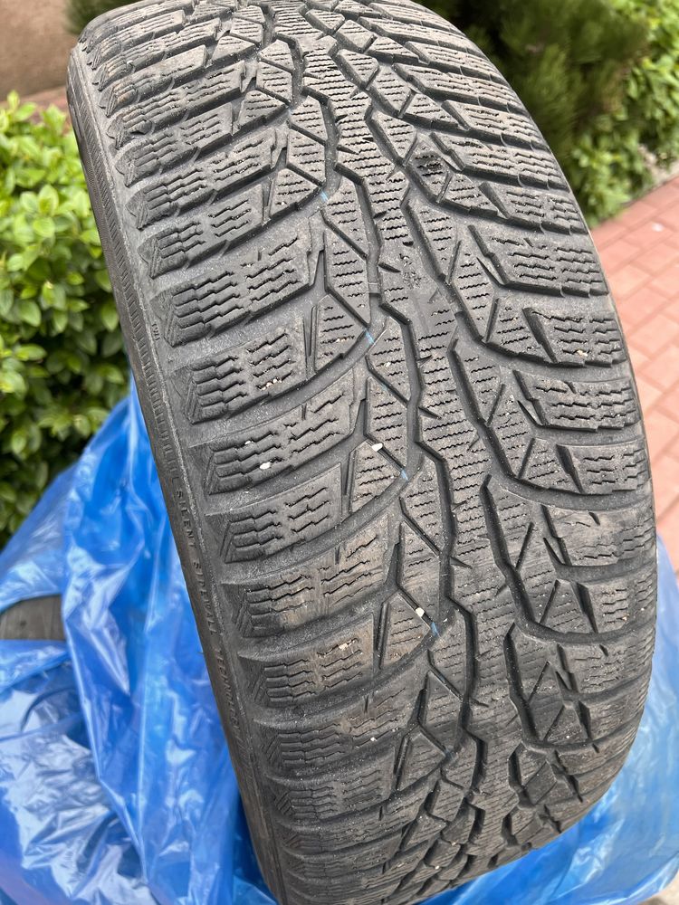 Nokian WRD4 215/55/17 ~4/5mm