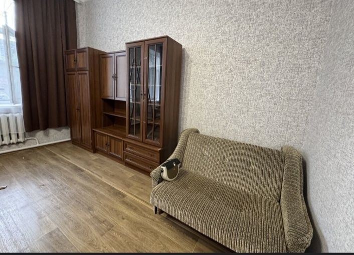 Продаж великої кімнати 22 , 3 м. кв. Ближнє Замостя .Центральний ринок