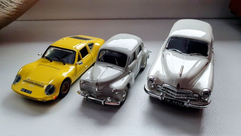 Trzy modele Kultowe auta PRL deagostini