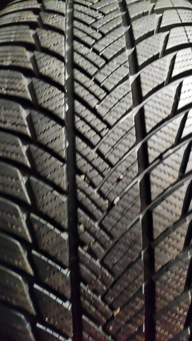 Opony 235/50/19 BRIDGESTONE zima 2019r.