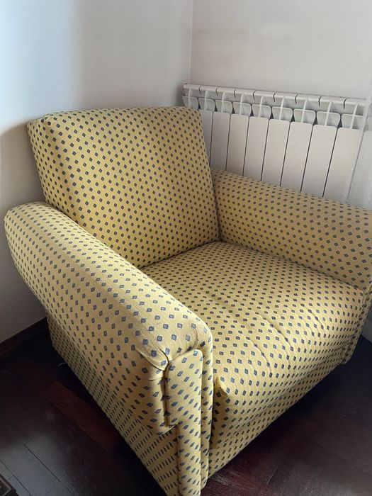 Poltrona/sofá amarelo torrado com padrão