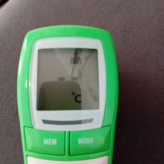 Termometr bezdotykowy