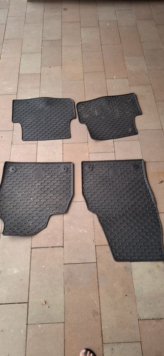 Zestaw dywanikow gumowych Taigo/Arona/Ibiza/Polo