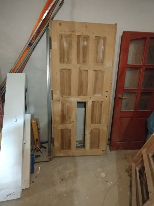 Drzwi z ościeżnica nowe nie używane drewniane