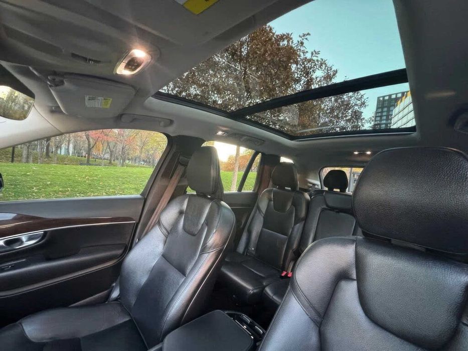 Volvo XC90 T6 Momentum      2019