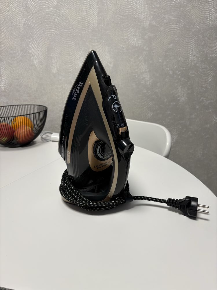 Утюг TEFAL Puregliss FV8064E0