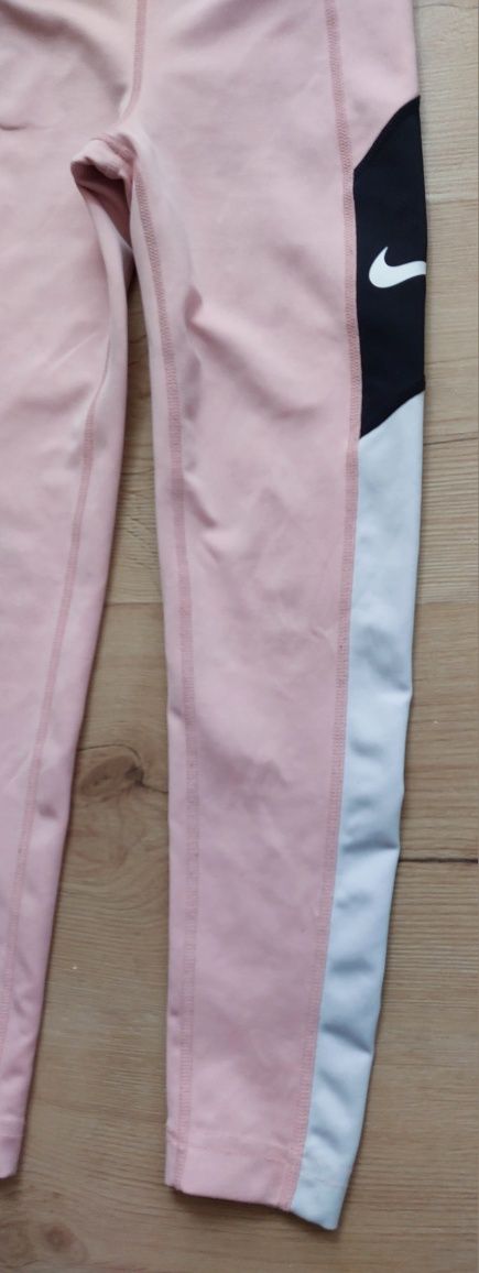 Spodnie legginsy 122/128 Nike Dri fit sport sportowe