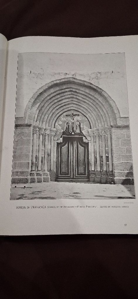 Livro a arte romanica em Portugal