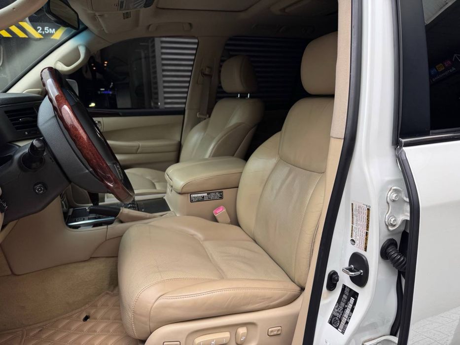 Lexus LX 570, 2008 рік, 5.7 газ/бензин, 268 тис. км., Повний привід