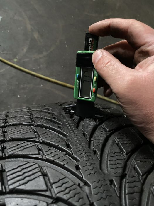 235/55/R18 Michelin Latitude Alpin la2