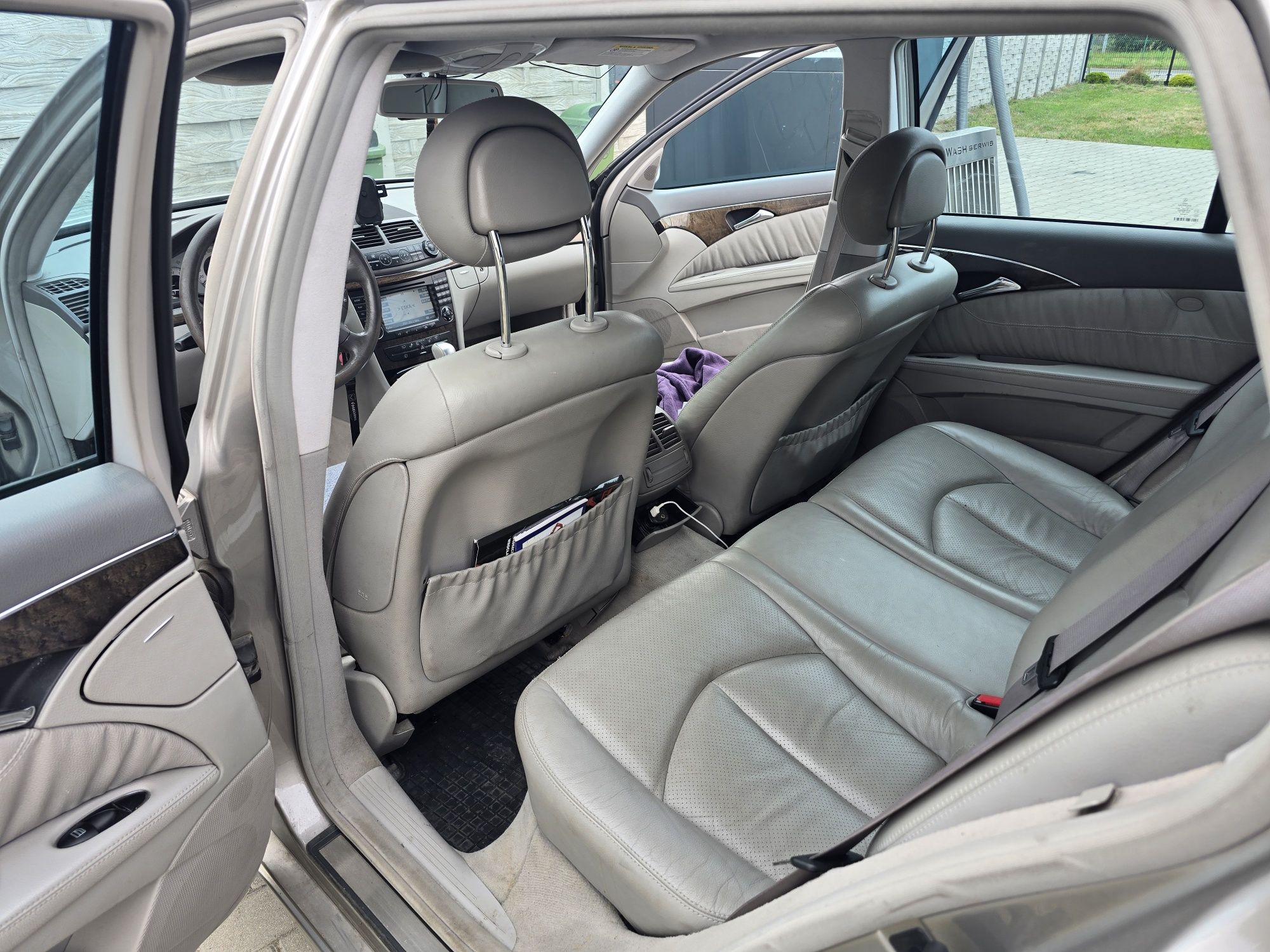 Mercedes Benz E320 CDI W211