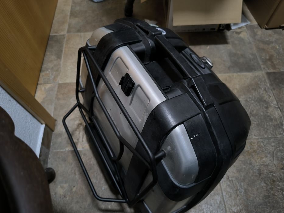 Top case givi com grelha e encosto