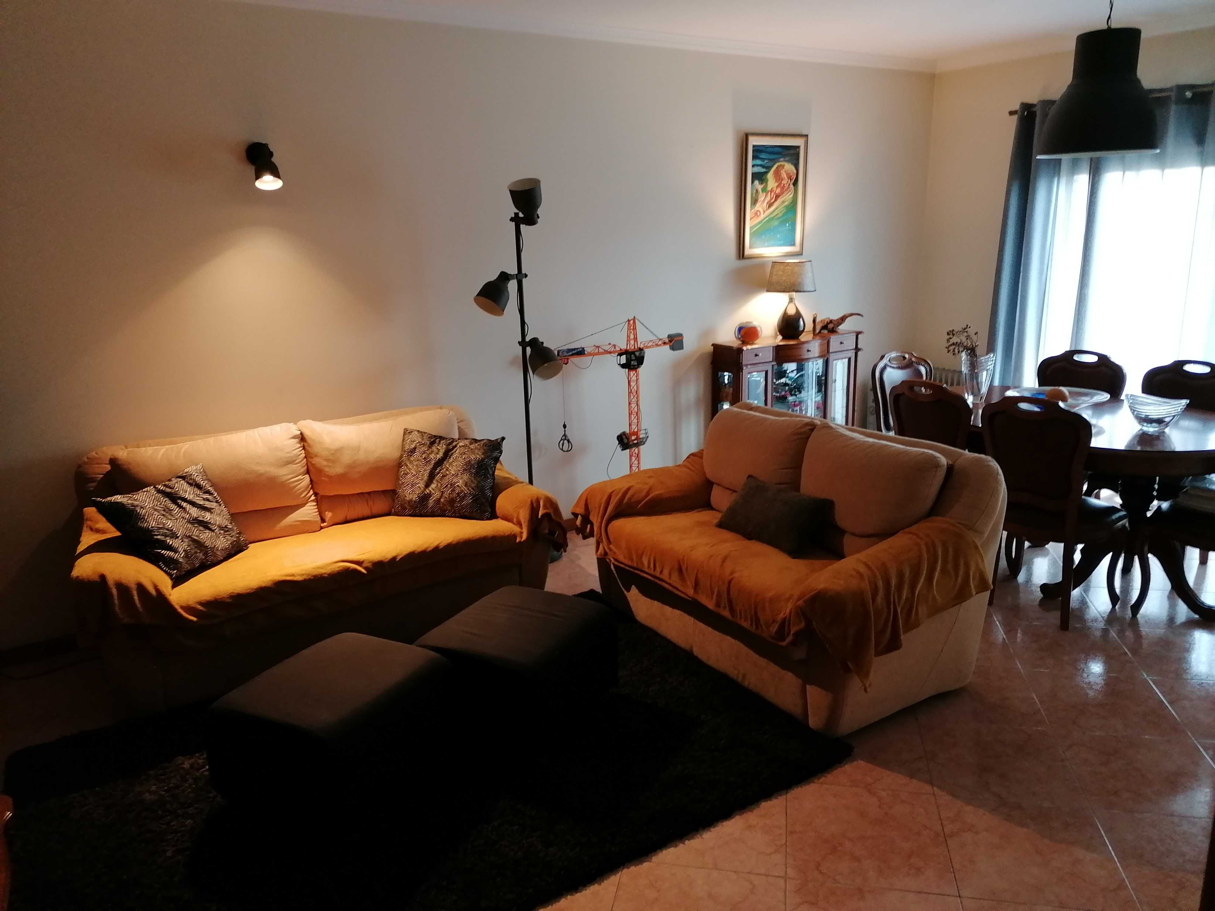 Quarto (suite) a estudante universitário com acesso a toda a casa