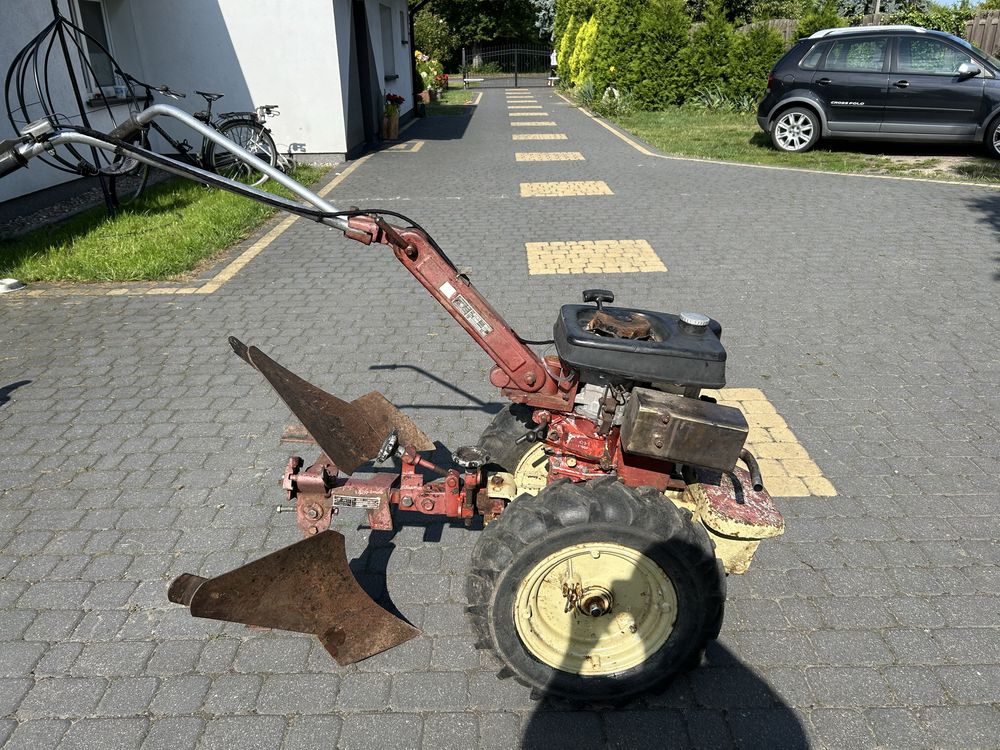 Terra Vari Gutbrod dzik traktorek z pługiem