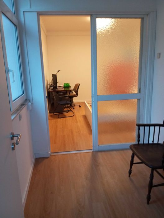 Alugo Suite em ALVALADE a profissional Liberal.