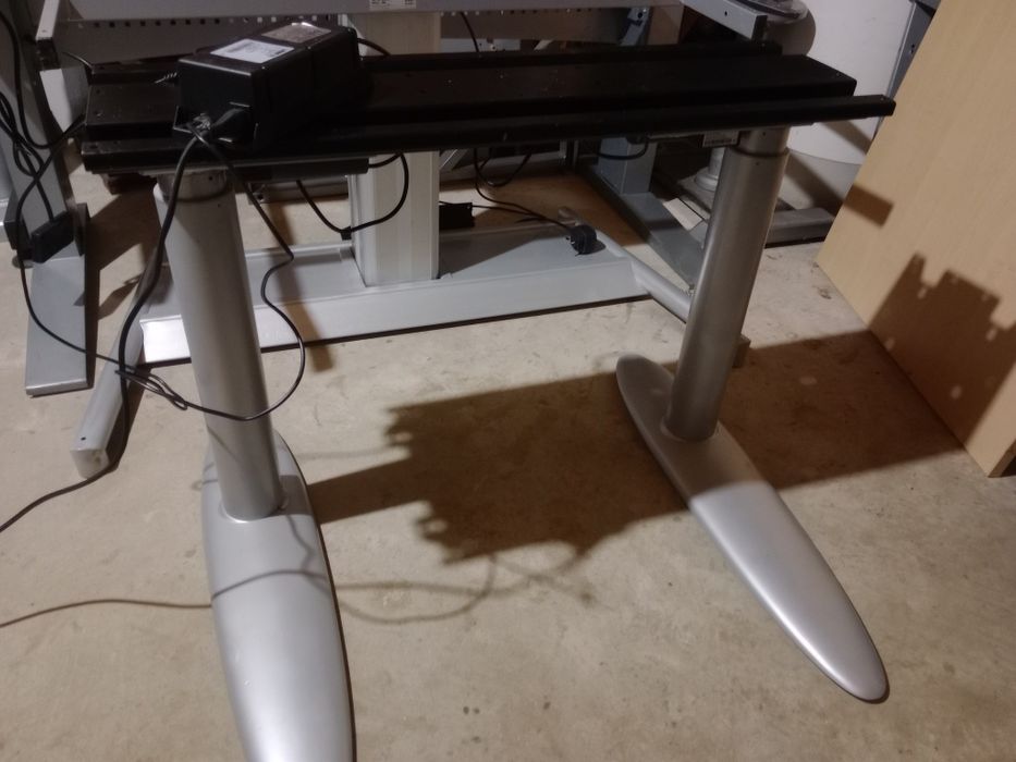 Elektrycznie podnoszony stelaż ( stabilny i mocny)