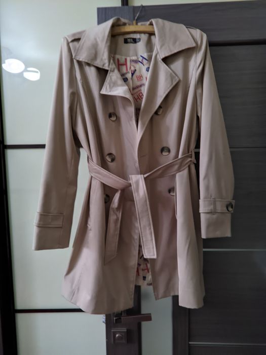 Тренч в гарному стані, до середини коліна