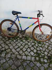 Bicicleta  usada em bom estado