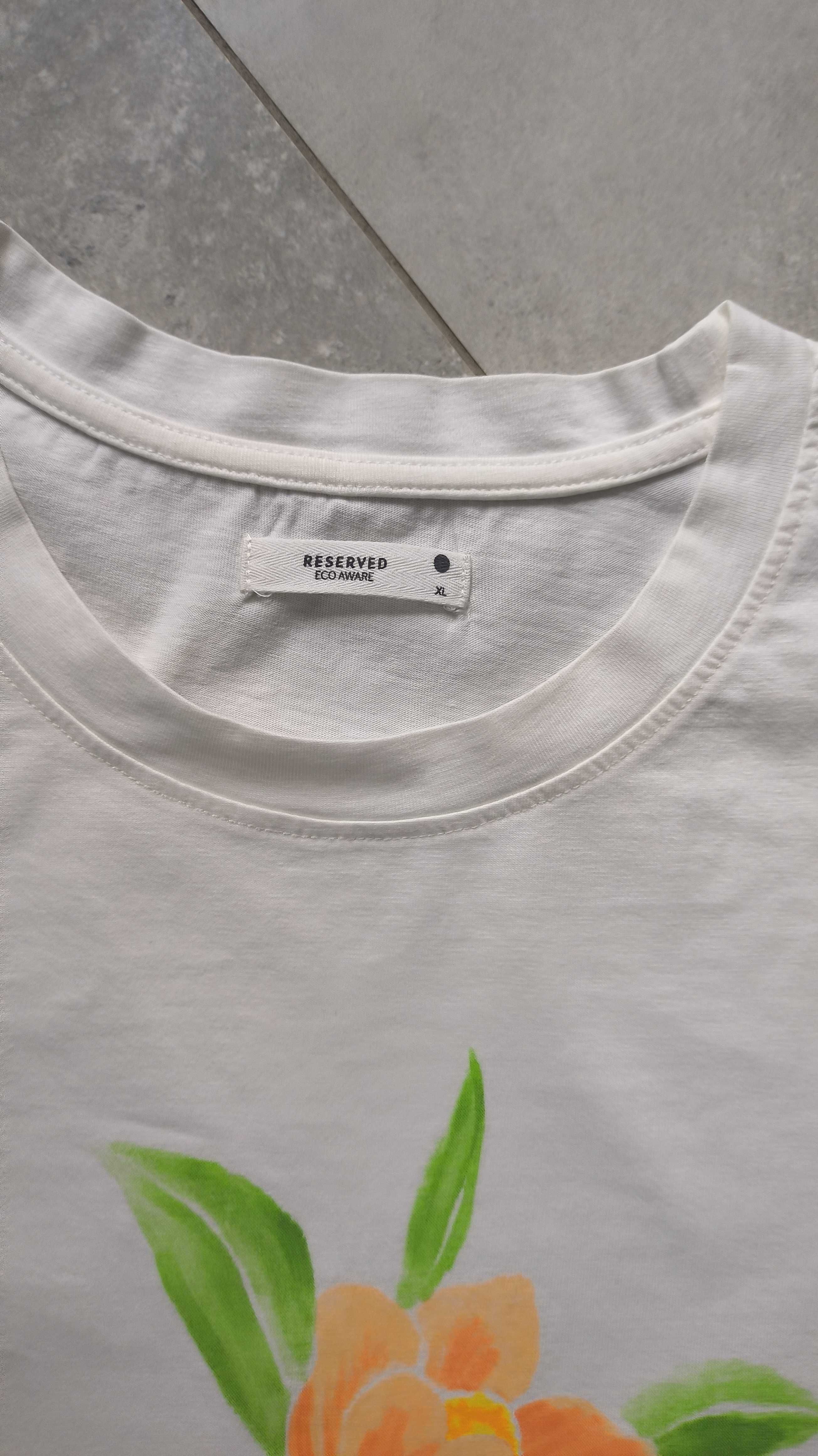 T-shirt oversize z kwiatami