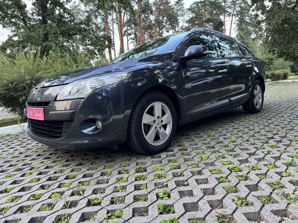 Renault Megan 1.6 бензин