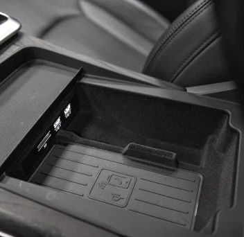 Безпровідна зарядка телефона для Audi Q8