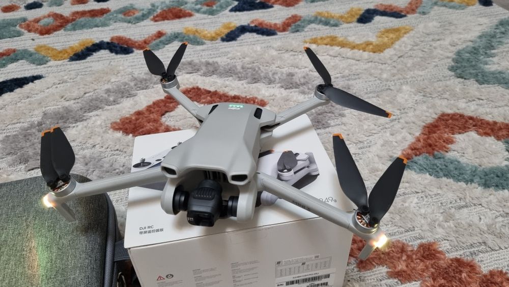Дрон dji mini 3 ідеал, сумка , 2 акб