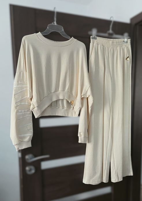 Nowy komplet dresowy oversize,La Monne, rozmiar uniwersalny