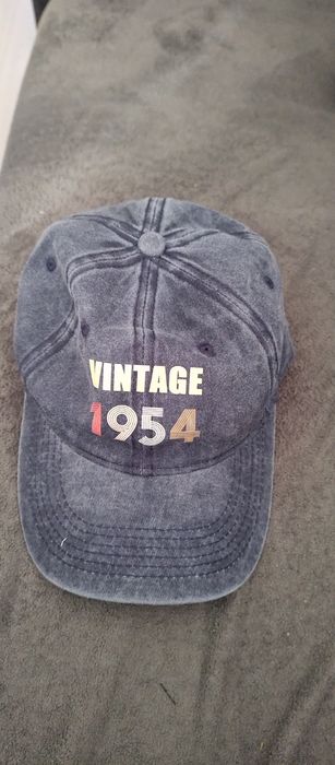 Czapka z daszkiem nowa