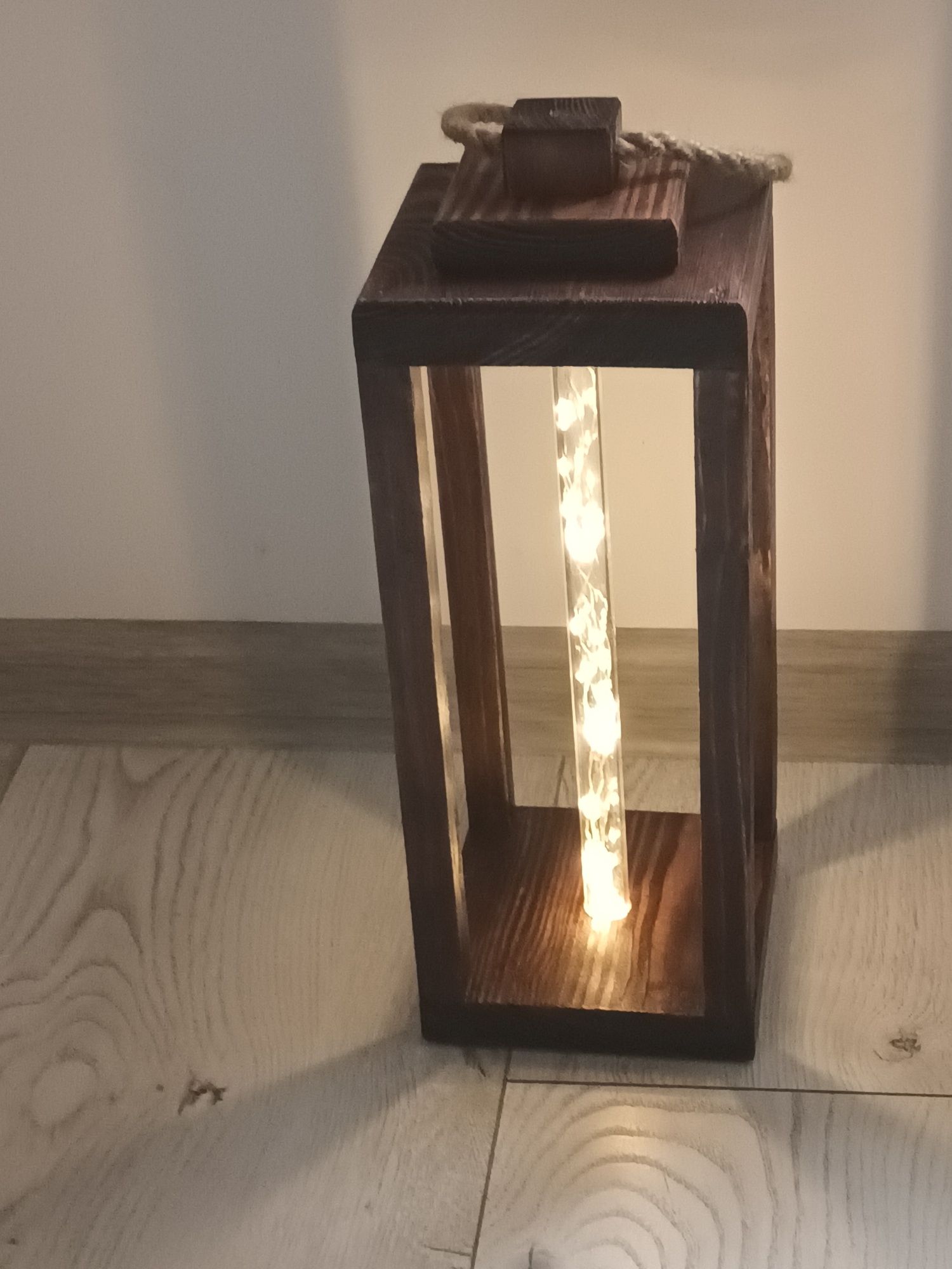 Lampiony  drewniane led.