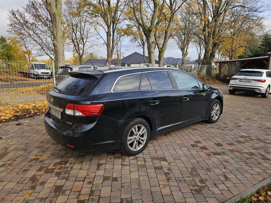 Avensis 2.0 2012r Stan bardzo dobry