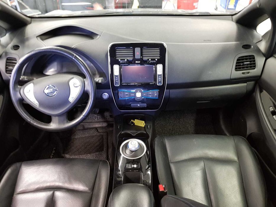 Аренда Прокат электромобиля Ниссан Лиф 30 кВТ кожа 2016 год макс КОМПЛ