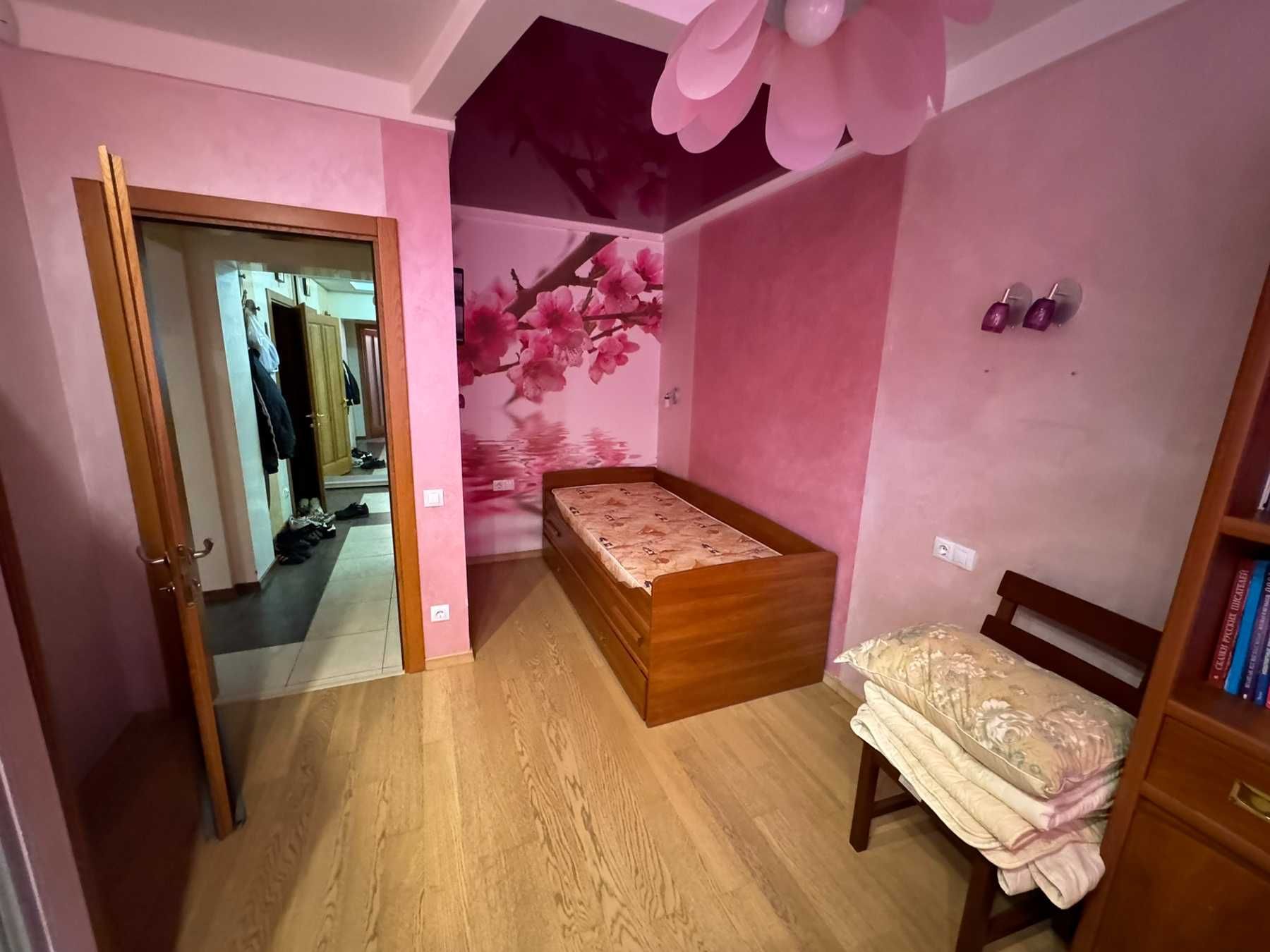 4 кімнатна, 112 м кв. Центр. Новобудова с індивідуальним опаленням.